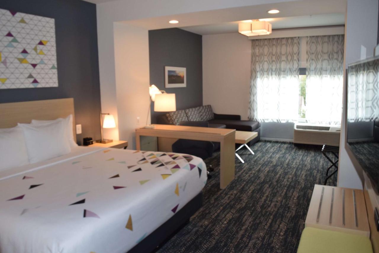 La Quinta Inn & Suites By Wyndham Manassas, Va- Dulles Airport Exterior foto